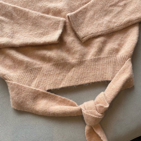 Aritzia Wilfred Lorin Sweater XS peach colour - Picture 3 of 4